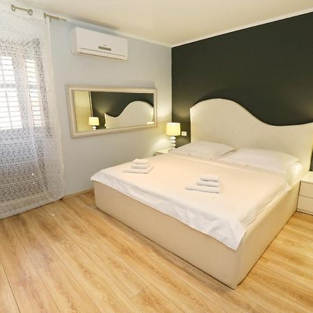 Apartman Gentile Lägenhet Split Exteriör bild