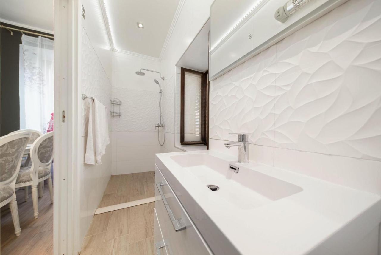 Apartman Gentile Lägenhet Split Exteriör bild